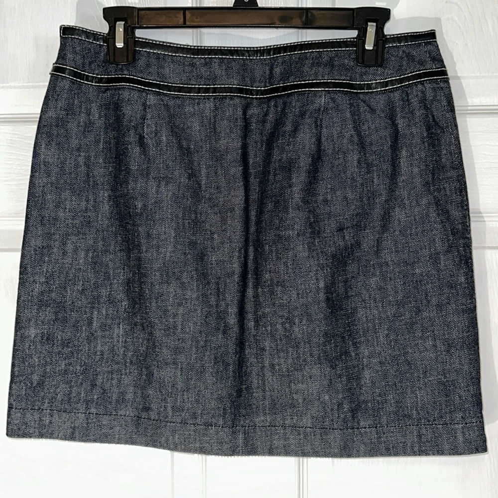 Like new Michael Kors size 8 denim skirt - Picture 3 of 5